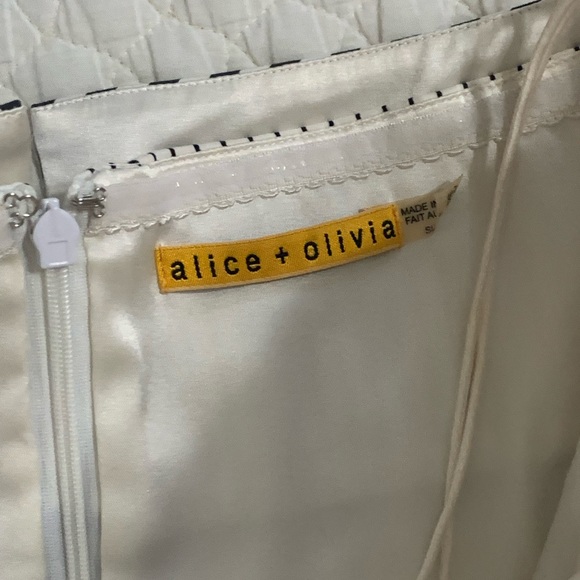 Alice & Olivia Adele Dress - Picture 5 of 13